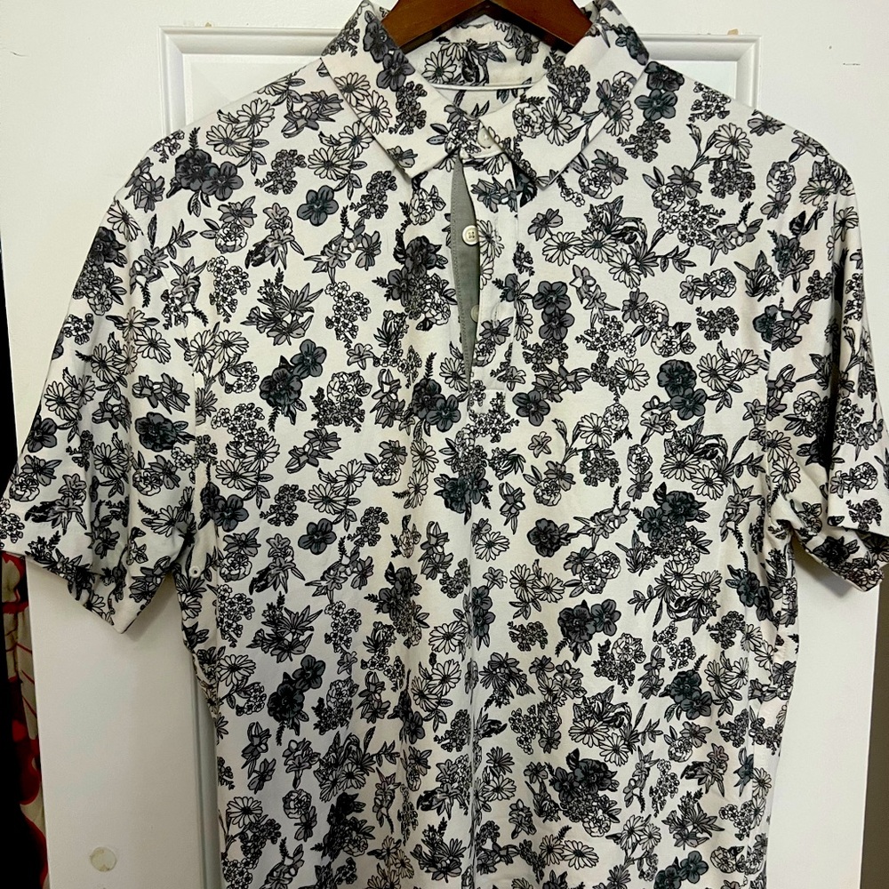 Stylish Nike Golf Polo! Excellent condition!